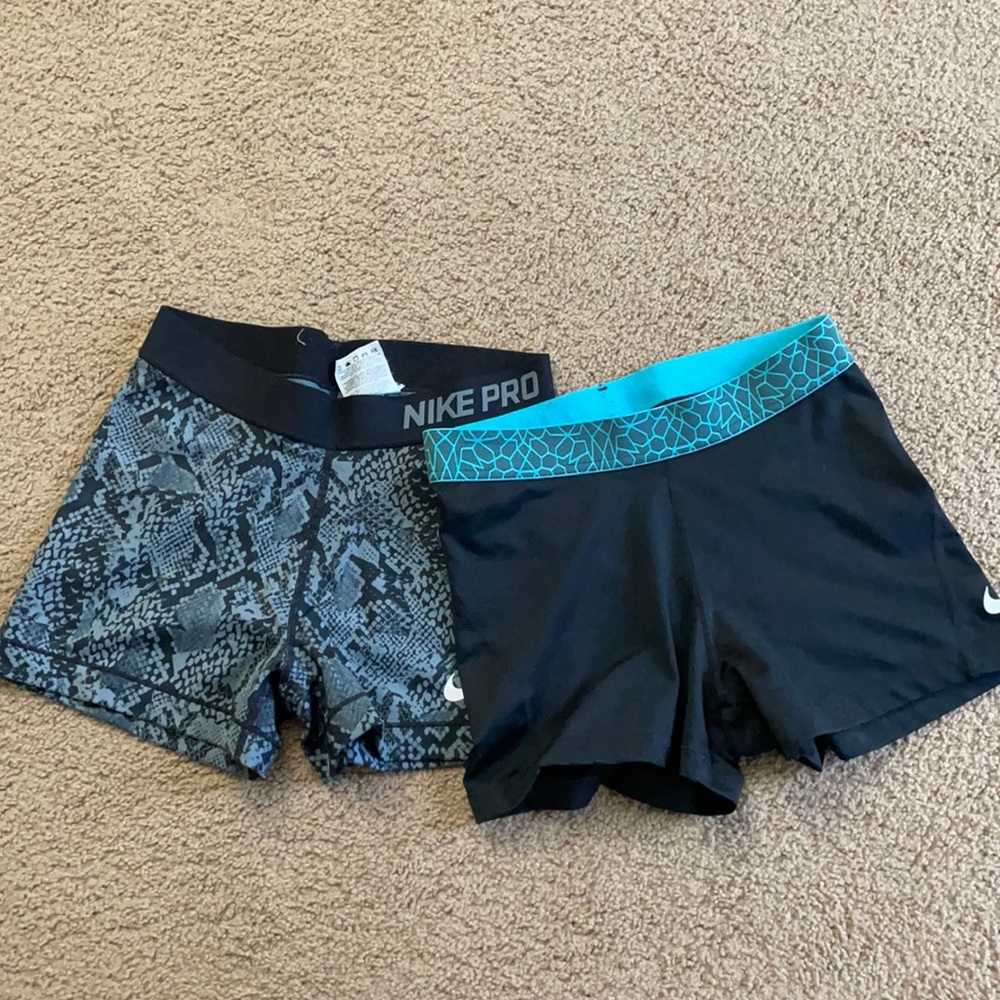 NIKE PROS size medium
